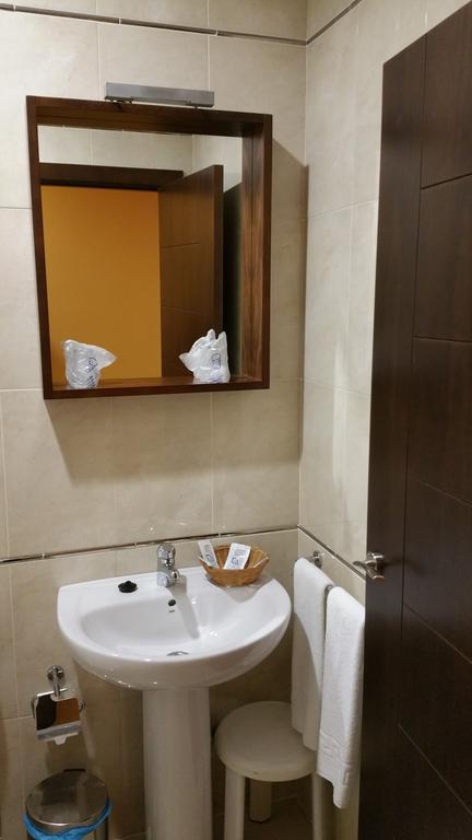 Hotel Leon La Palma Del Condado Room photo